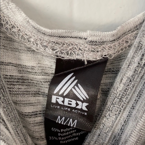 Workout top - Picture 3 of 3